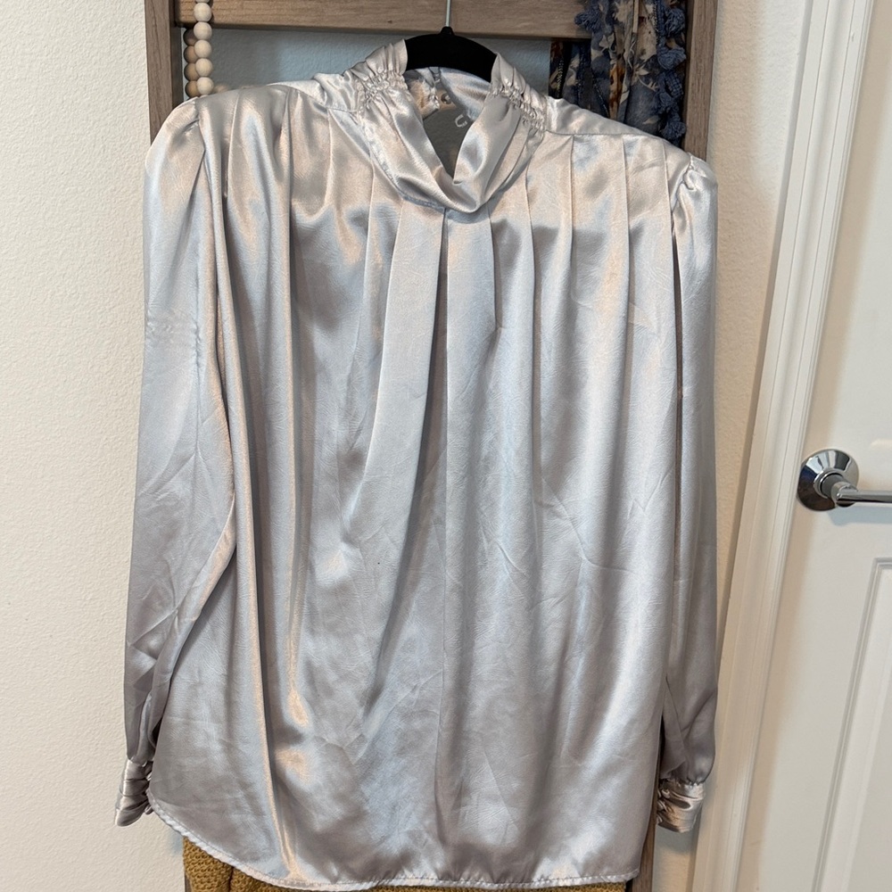 Elegant Silver Women's Top - Picture 3 of 10
